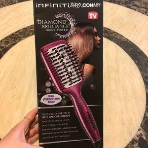 New Conair Diamond Brilliance Straightening Brush